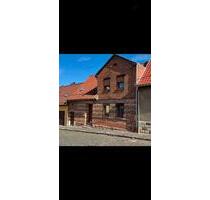 Einfamilienhaus mit Potential - 29.500,00 EUR Kaufpreis, in An der Schmücke (PLZ: 06577)