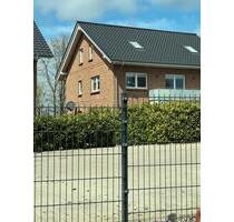 Wohnung im 2 Familienhaus - 1.950,00&nbsp;EUR Kaltmiete, ca.&nbsp; 150,00&nbsp;m&sup2; in Ahrensbök (PLZ: 23623)
