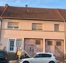 Foto - Einfamilienhaus mit großer Werkstattgarage und Garten