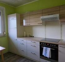 3-Raumwohnung mit Einbauküche und Balkon, Stellplatz - Bernstadt auf dem Eigen