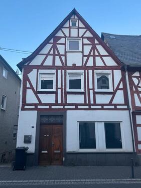Foto - Grosse Wohnung in Altbau in Rhens 138 qm5 Zimmer Küche ,Bad,Flur