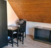 Kleine 2 Zimmer Dachgeschoss Wohnung - Dortmund Mengede