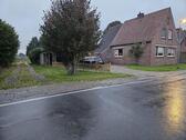 Foto - Sanierbedürftiges Einfamilienhaus in Kanallage