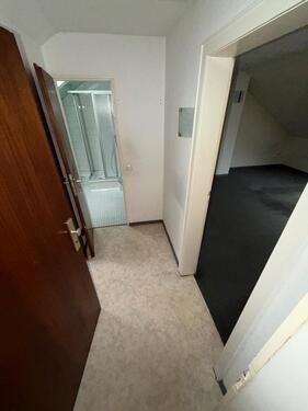 Foto - helle Dachgeschosswohnung - 200,00 EUR Kaltmiete,