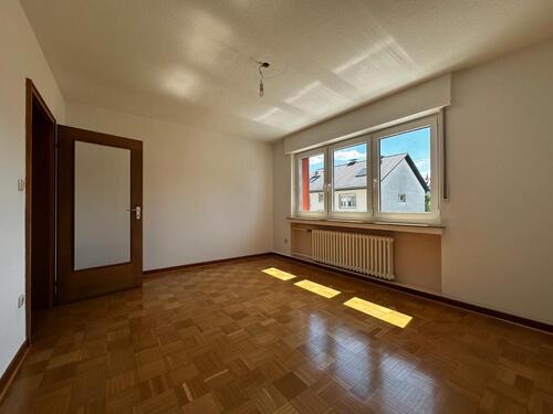 Foto - Bezugsfreie 2-Zimmer-Wohnung in gepflegtem Dreiparteienhaus!