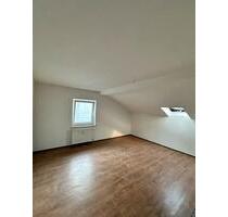 3-Zimmer Wohnung Dachgeschoss - 600,00 EUR Kaltmiete, in Regen (PLZ: 94209)