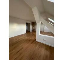 Geräumige DG-Wohnung über zwei Ebenen - zentrale Innenstadtlage - Zwickau