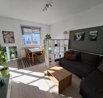 Helle 1-Zimmer-Dachwohnung mit großem Balkon in Hannover-List