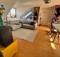 Großzügige helle 3-Zimmer DG Wohnung, 81549 München- Pennstraße.