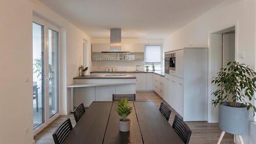 Foto - Luxus EG-Wohnung mit Garten, Wintergarten & Garage im Zentrum