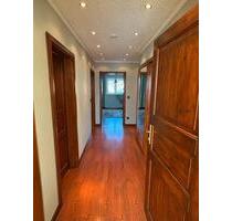 Geräumige 2 Zimmerwohnung - 1.300,00&nbsp;EUR Kaltmiete, ca.&nbsp; 70,00&nbsp;m&sup2; in Hohenroth (PLZ: 97618)