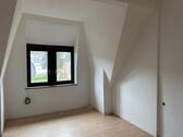 Foto - 3 Zimmer Dachgeschoßwohnung zur Miete in Saarbrücken