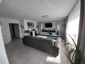 Foto - Helle, renovierte 2,5-Zimmer-Erdgeschosswohnung mit Garten