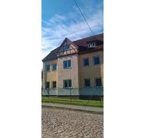 Doppelhaus -Hälfte, Mehrgenerationen Haus, Haus mit Nebengelass - Braunsbedra