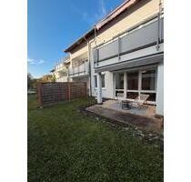 Frisch renovierte helle Wohnung mit eigenem Garten zu vermieten! - Stuttgart Mühlhausen