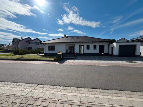 Foto - Moderner Bungalow - hochwertig ausgestattet mit Ausbaupotenzial