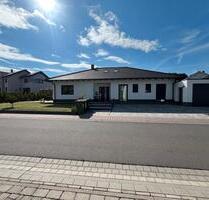 Moderner Bungalow - hochwertig ausgestattet mit Ausbaupotenzial - Hellenhahn-Schellenberg