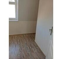 Aussergewöhnliche DG Wohnung in alter Villa. 140 Qm 5 Zimmer - Duisburg Mittelmeiderich