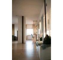 3 Zimmerwohnung mit Einbauküche, Garage, Stellplatz&Loggia - Friedberg (Hessen)