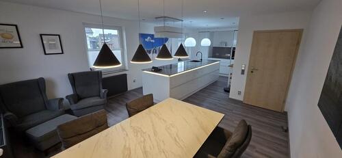 Foto - Großzügige 5-Zimmer-Maisonette mit Luxus-Wohnküche & Klimaanlage