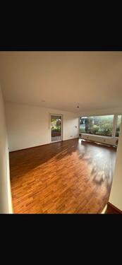 Foto - Hochwertige 4.5 Zimmer-Gartenwohnung mit Terrasse & TG – Neusäß