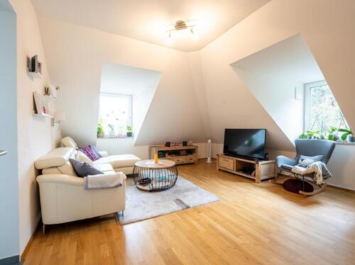 Foto - Attraktive 3-Zimmer Wohnung mit Balkon, Küche und Einbauschränken