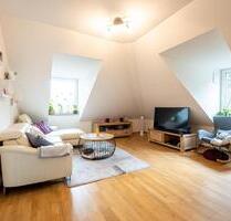 Attraktive 3-Zimmer Wohnung mit Balkon, Küche und Einbauschränken - Oberschleißheim