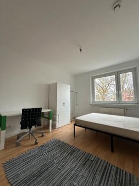 Foto - Möbliertes WG-Zimmer in Schöneweide- ohne Anmeldung