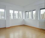 Foto - Moderne Wohnung (2021) in zentraler Lage – mit Einbauküche & Energieeffizienz A+