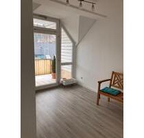 Freundliche, modernisierte 2,5-Raum-Dachgeschosswohnung mit EBK - Königsbronn