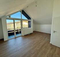 Erstbezug nach Grundsanierung, schöne 63qm DG-Wohnung - Frickenhausen