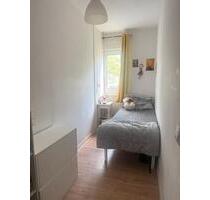 Privat Zimmer - 500,00&nbsp;EUR Kaltmiete, ca.&nbsp; 20,00&nbsp;m&sup2;&nbsp;Wohnfl&auml;che in Berlin (PLZ: 12619) Marzahn-Hellersdorf