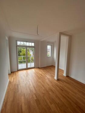 Foto - 5-Zimmer DG-Traum m. Balkon ins GrüneEBKSauna in Stgt. Bad-C.