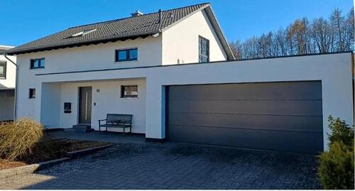 Foto - Modernes Einfamilienhaus, Doppelgarage, Garten (provisionsfrei)