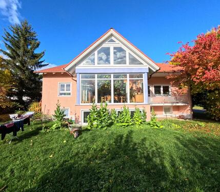 Foto - Lichtdurchflutetes Traumhaus mit großem Garten, Teich,+++