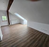 Vermiete DG in Höchstadt-Nord - 600,00&nbsp;EUR Kaltmiete, ca.&nbsp; 60,00&nbsp;m&sup2; in Höchstadt an der Aisch (PLZ: 91315)