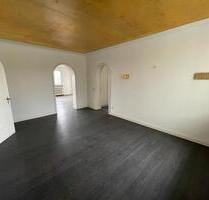 Penthouse Wohnung 4 Zi, Gäste WC, Aufzug, Balkon, Kamin, Garage - Neu-Isenburg