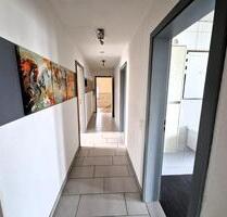 Dachgeschosswohnung mit Gartenidylle & Einbauküche – Wohnen mit Wohlfühlfaktor in Fröndenberg-Ostbüren - Fröndenberg (Ruhr)