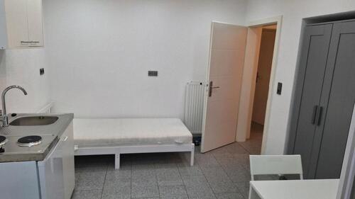 Foto - WG-Zimmer mit eigener überdachter Terrasse und Garten, Stellplat