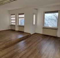 4-Zimmer-Wohnung ca. 100 qm in Bahnhofsnähe zu vermieten, 2. OG - Werdohl