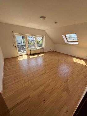 Foto - ***Großzügige DG-Wohnung mit Balkon***