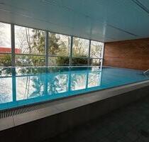 Attraktive 2-Zimmer-Wohnung mit Balkon, Küche, Pool & Sauna - Herford Diebrock