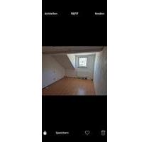 3 Zimmer Dachgeschoss - 600,00&nbsp;EUR Kaltmiete, ca.&nbsp; 70,00&nbsp;m&sup2; in Hof (PLZ: 95028) Altstadt
