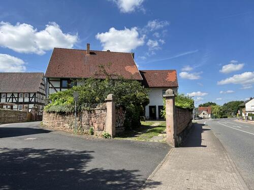 Foto - Geräumiges Wohnhaus in zentraler Lage mit reichlich Lagerfläche