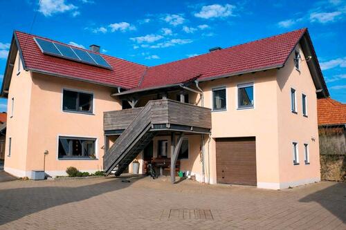 Foto - Zweifamilienhaus mit großem Grundstück & Nebengebäuden in Poxdorf