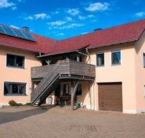 Zweifamilienhaus mit großem Grundstück & Nebengebäuden in Poxdorf - Königsfeld