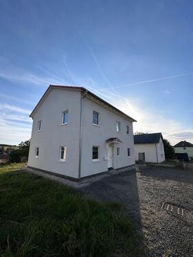 Foto - Einfamilienhaus mit großem Grundstück, Bj 2022