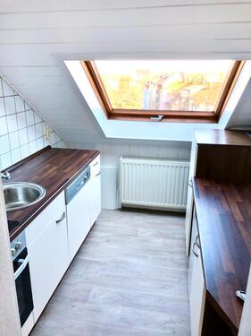 Foto - Helles 3 Zimmer DG Loft mit EBK, PKW Stellplatz und Gartennutzung