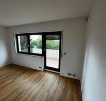 Helle 2,5 Zimmerwohnung mit Balkon in zentraler Lage - Waldenbuch