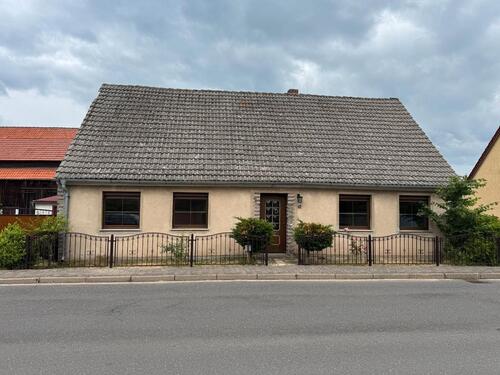 Foto - Haus mit großem Nebengelass - 110.000,00&nbsp;EUR Kaufpreis, ca.&nbsp; 120,00&nbsp;m&sup2;